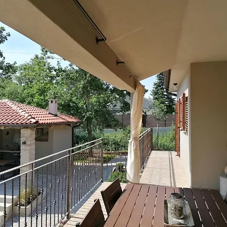 Ferienhaus Vinoselo - Comfortable Vranje Selo